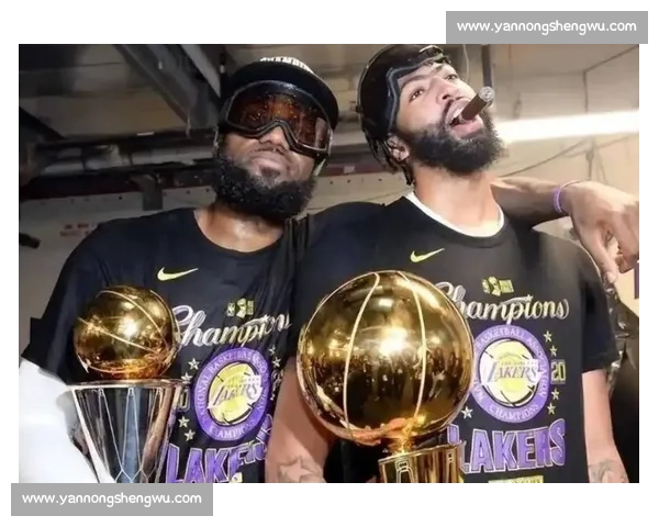 湖人队力克热火夺得总决赛首胜 詹姆斯与戴维斯联手主宰G1大战